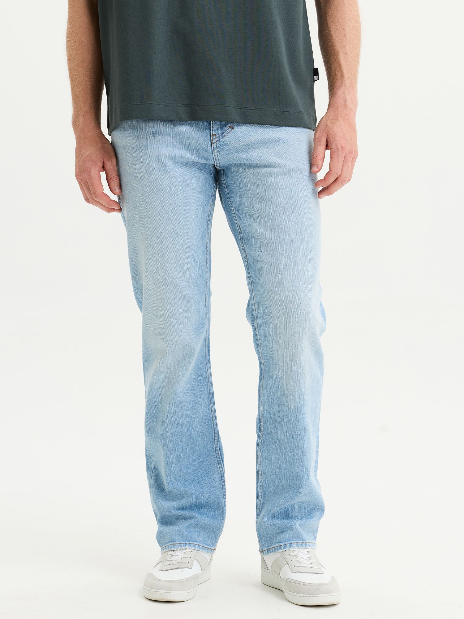 CHASIN' Jeans Tavon Renford