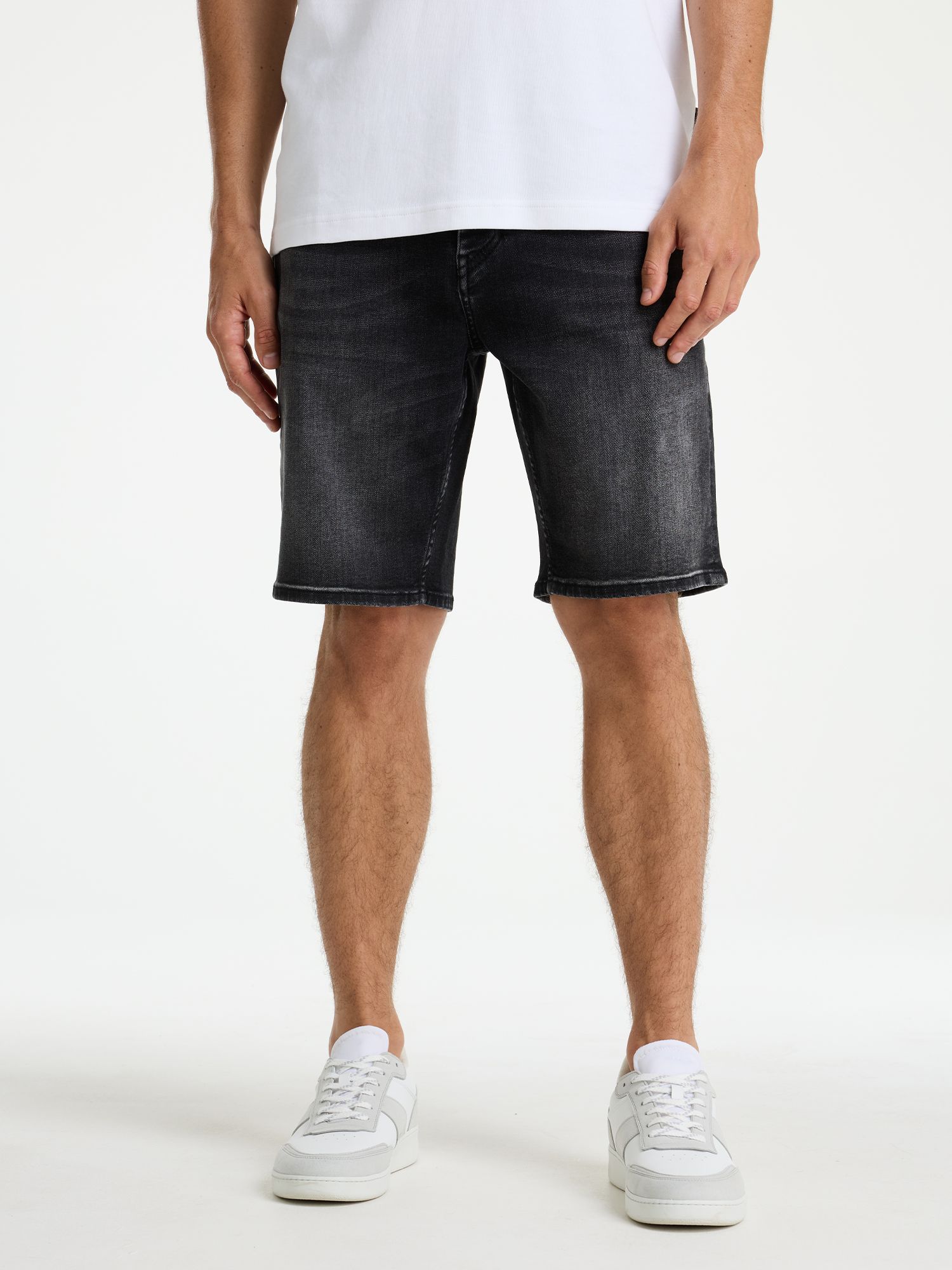 CHASIN' Shorts Evan.S Ash
