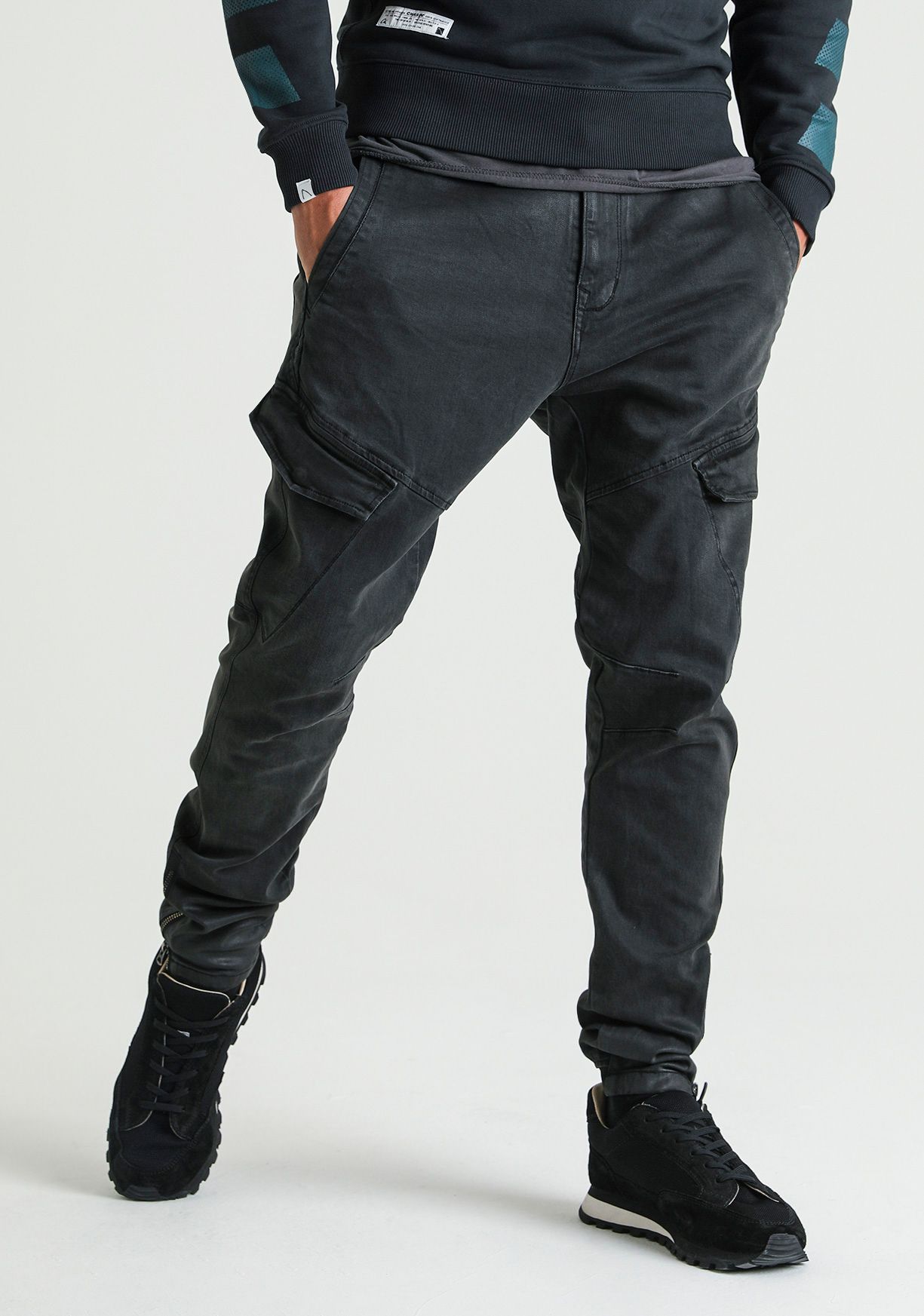 vip jeans black cargo pants