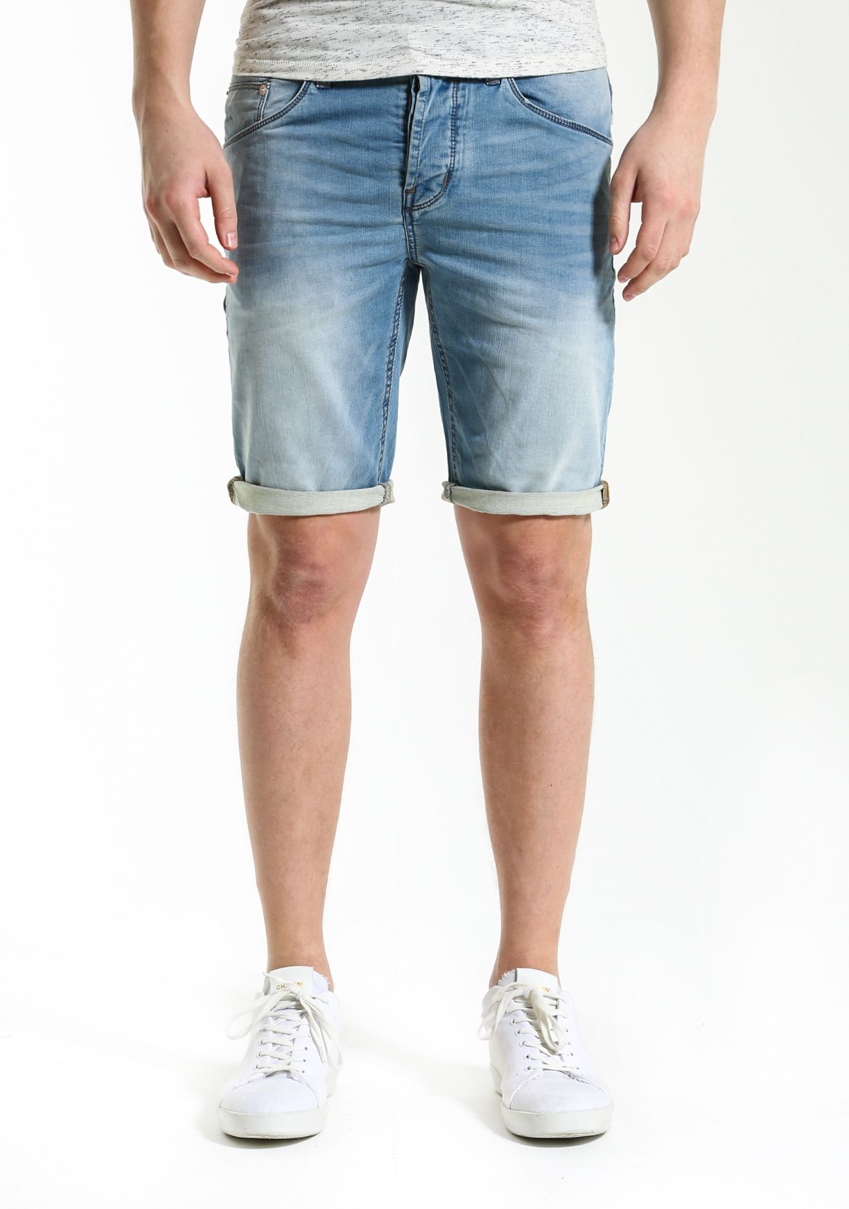 IGGY.S\u003eSKY Shorts - Chasin' EN