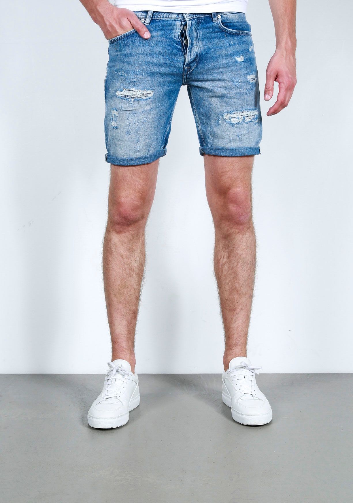 CHASIN' RELAXED Shorts - Score