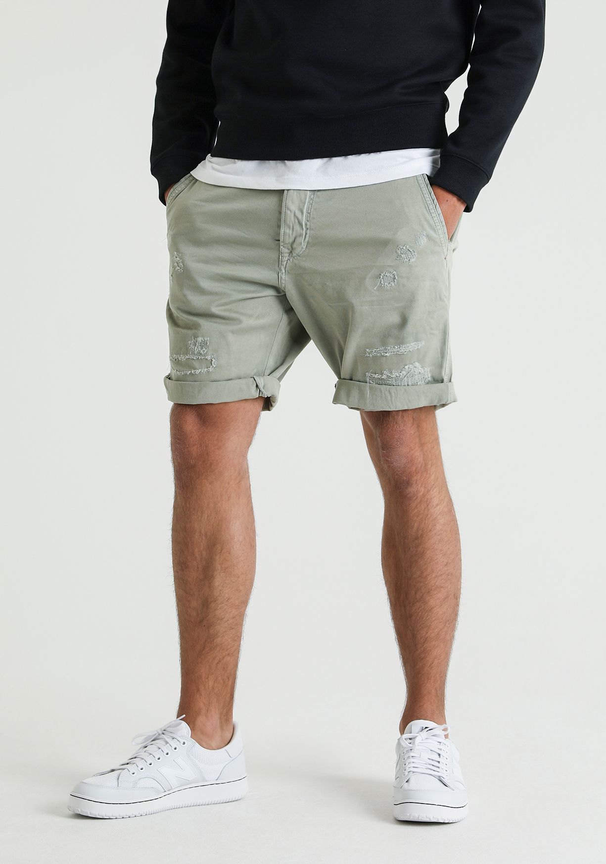 TRIGGER.S KARO Shorts - Chasin' EN