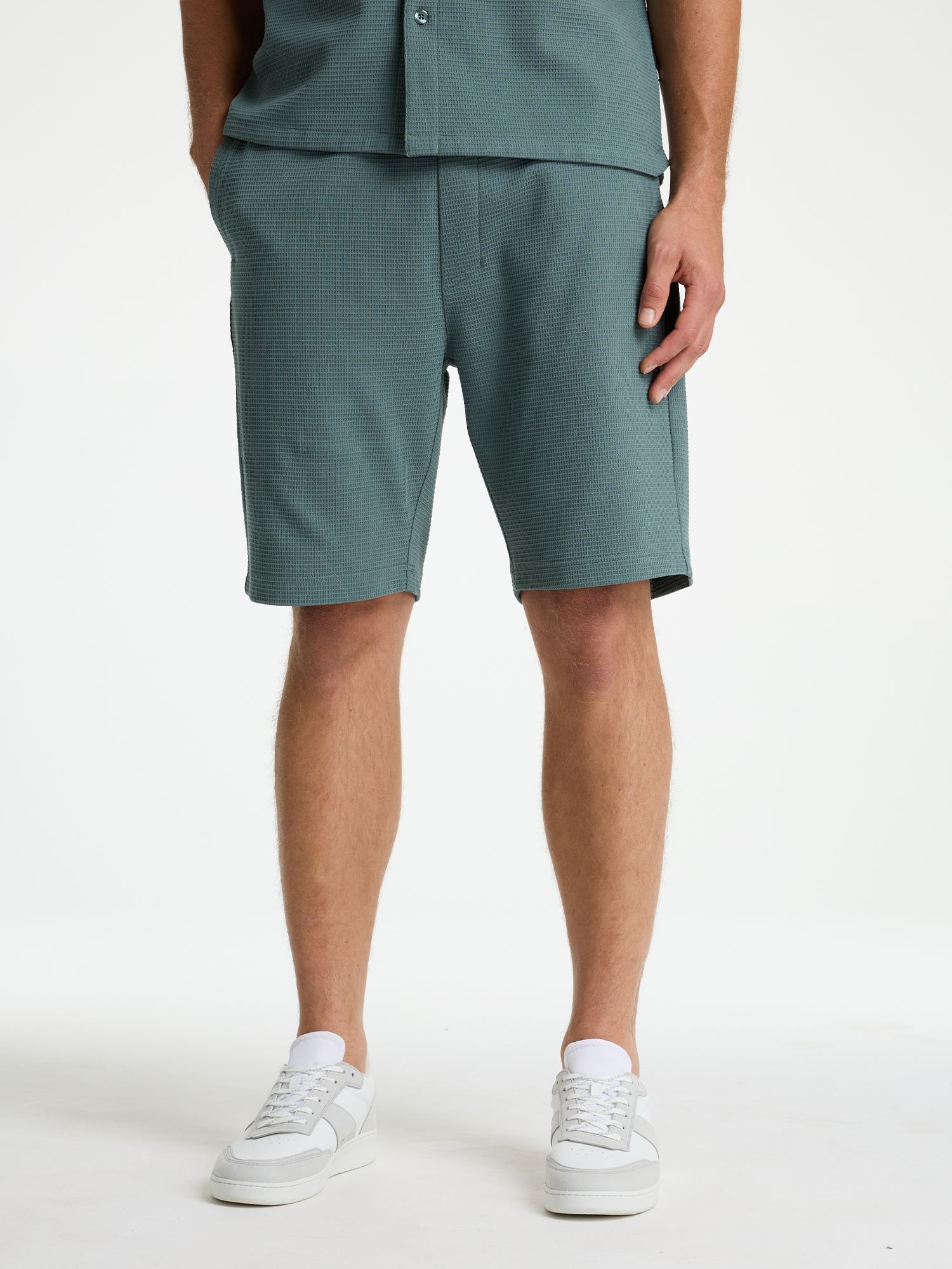CHASIN' Shorts Stone.S Structure