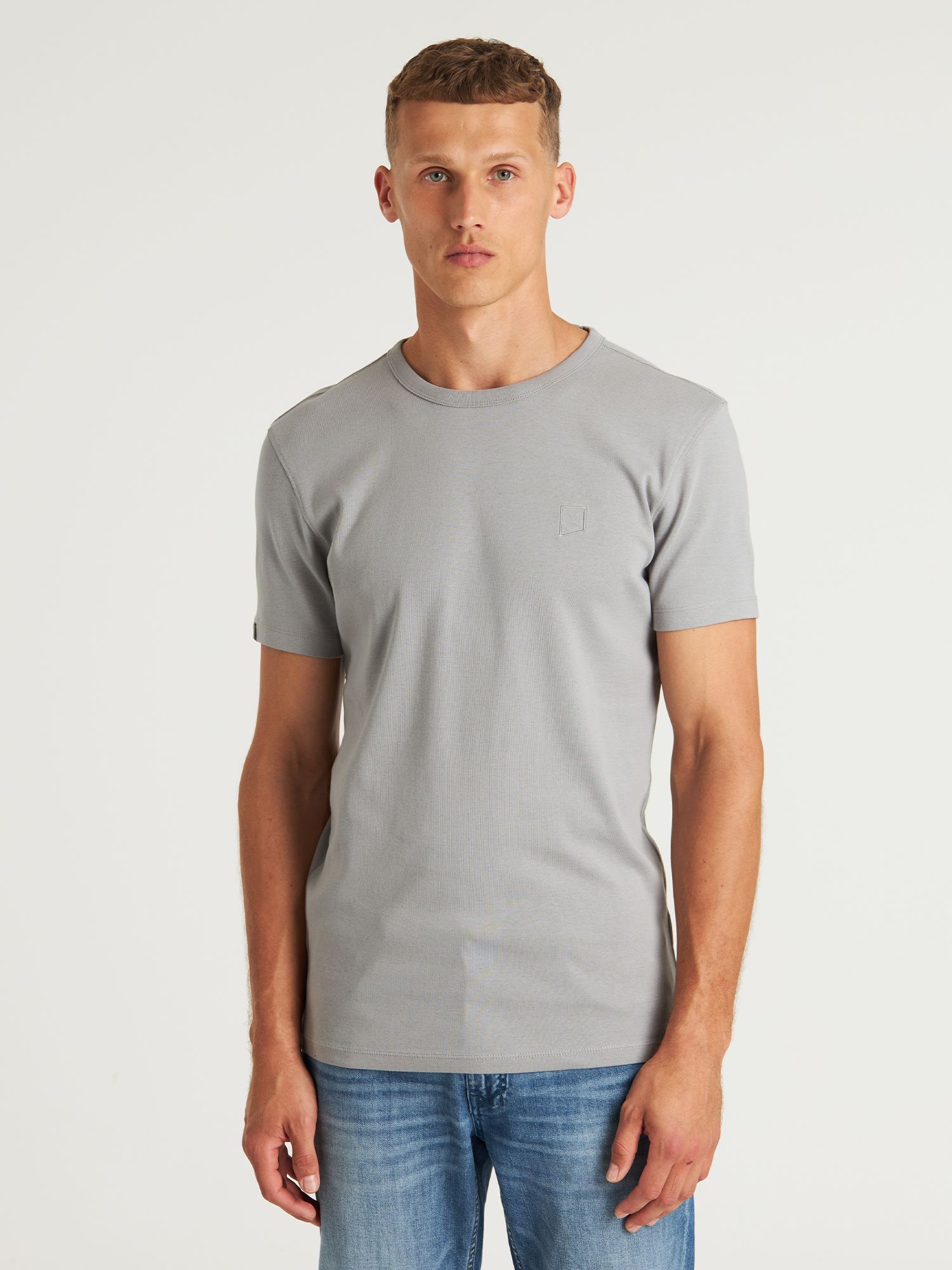 CHASIN' T-Shirts Base
