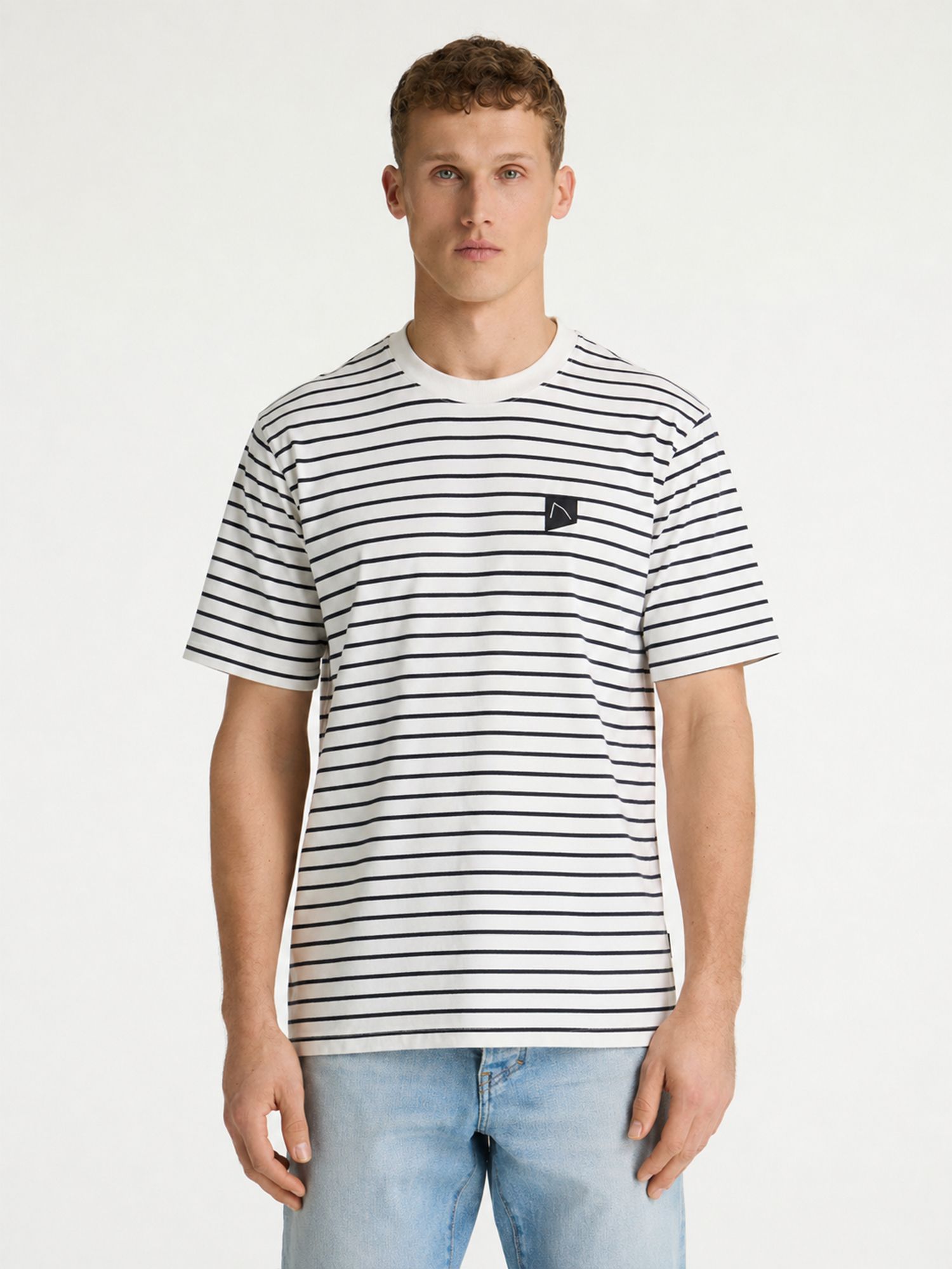 CHASIN' T-Shirts Shore