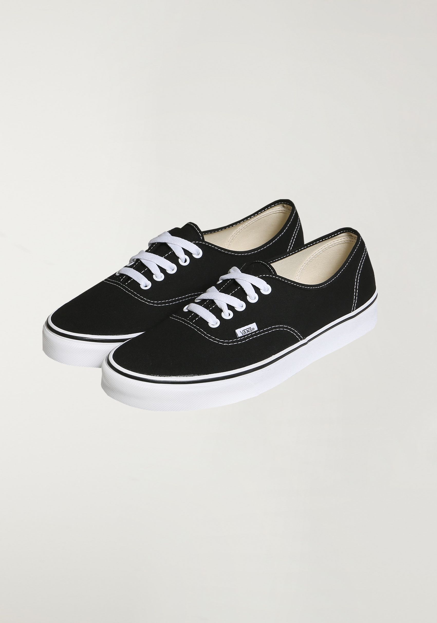 Vans UA AUTHENTIC BLACK Schoenen - Score