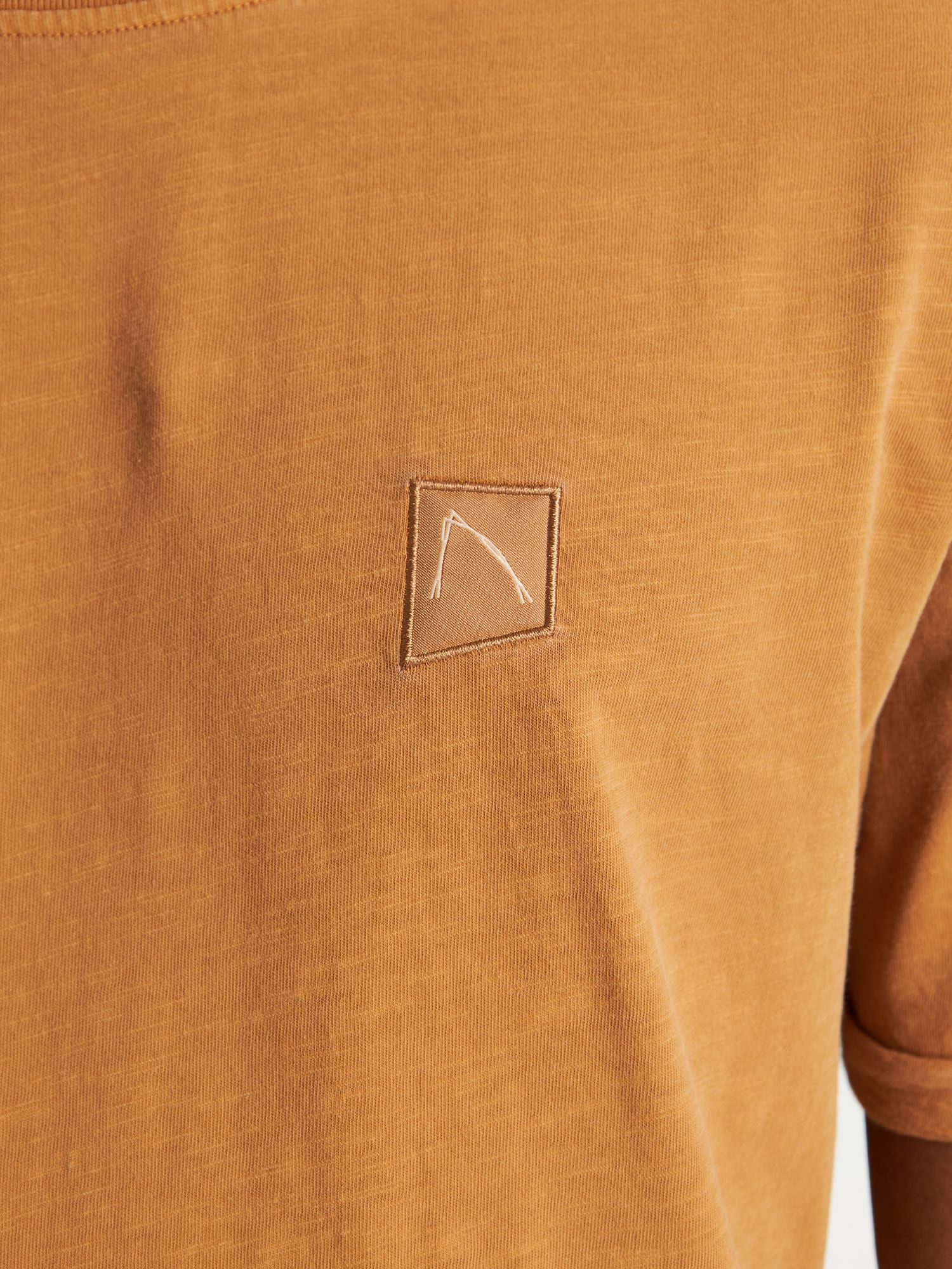 CHASIN' | All tops | Official online store | Chasin'